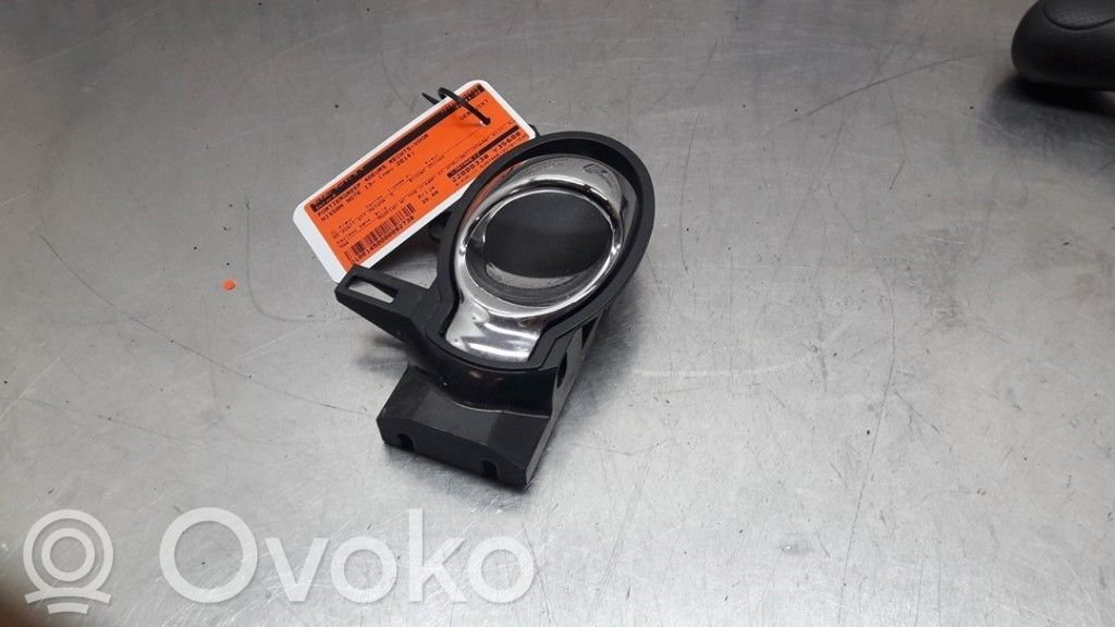 Nissan Note (E12) Front door exterior handle 