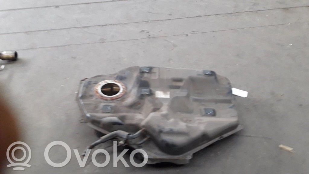 Réservoir de carburant   GHP942100,GHP942100