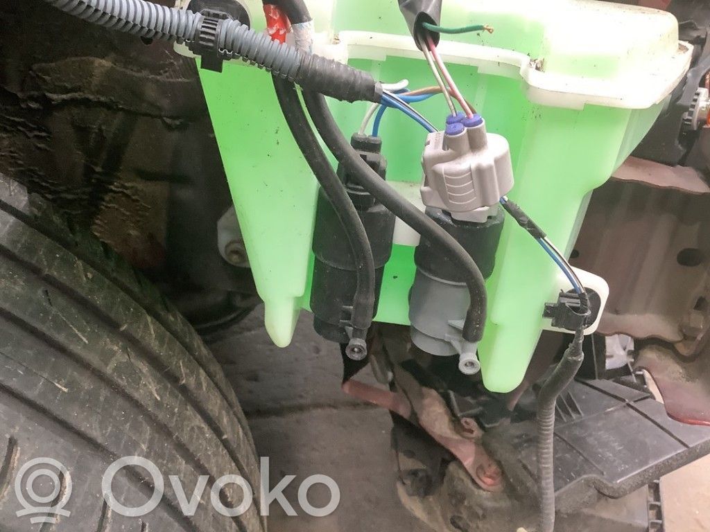 Toyota Yaris Cita veida ārēja detaļa 