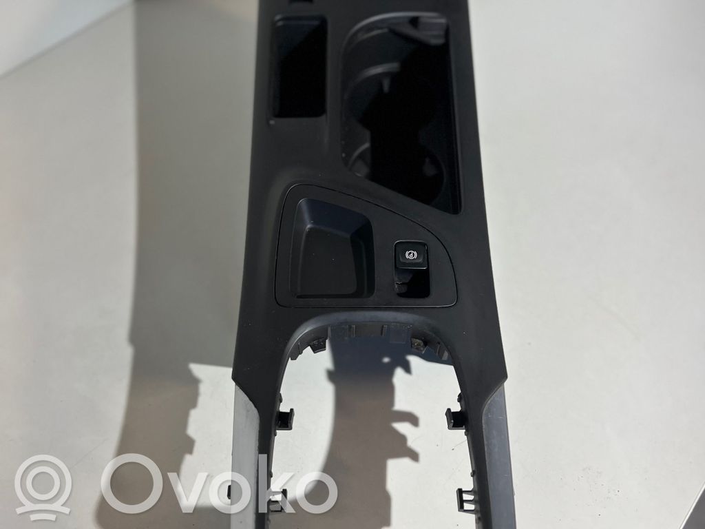 Armrest   22831963,0012543024,333488716,13242861,20980086