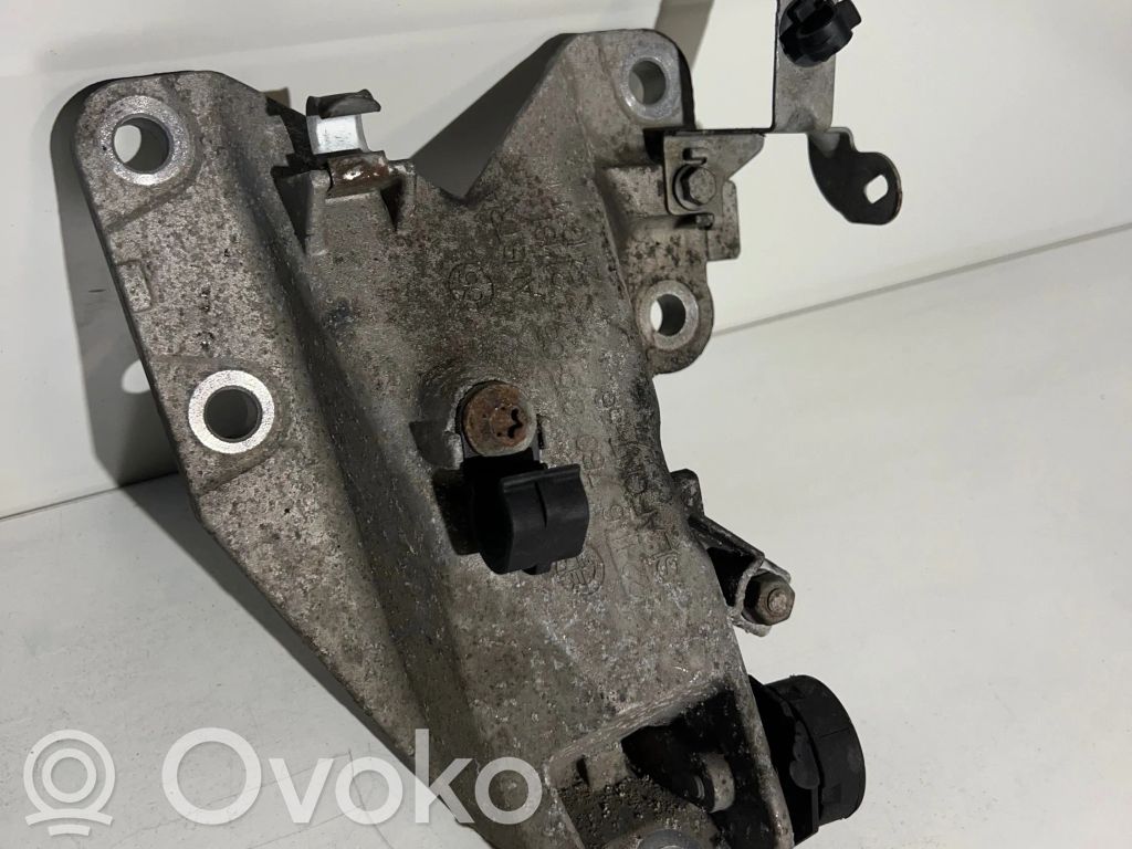 BMW 3 E92 E93 Engine mounting bracket 