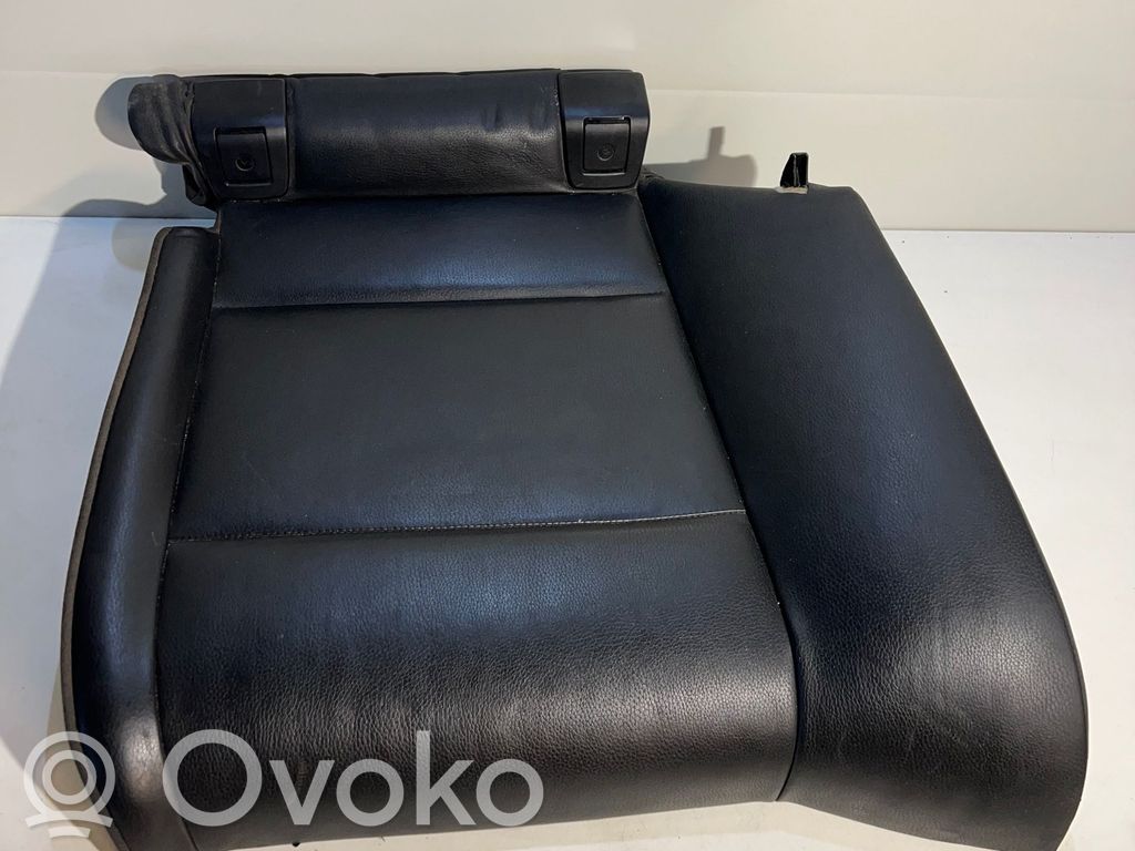 Rear seat   9113027