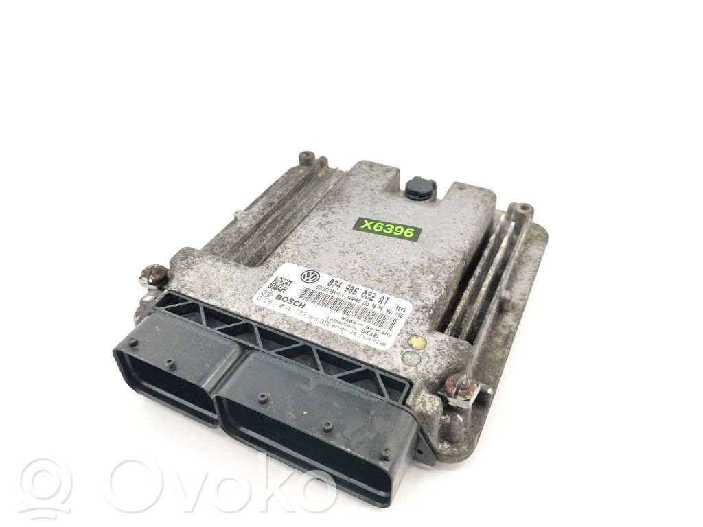 Engine control unit/module   074906032AT,0281014133