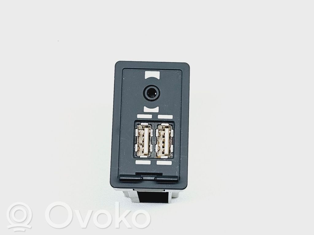 Lexus RX 450H USB socket connector 