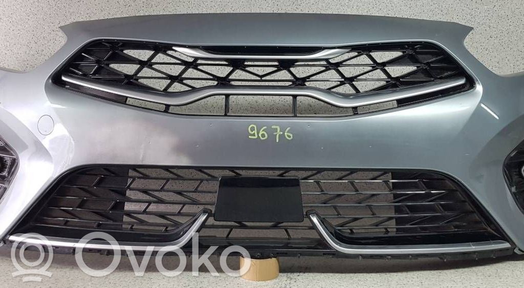KIA Pro Cee'd III Parachoques delantero 