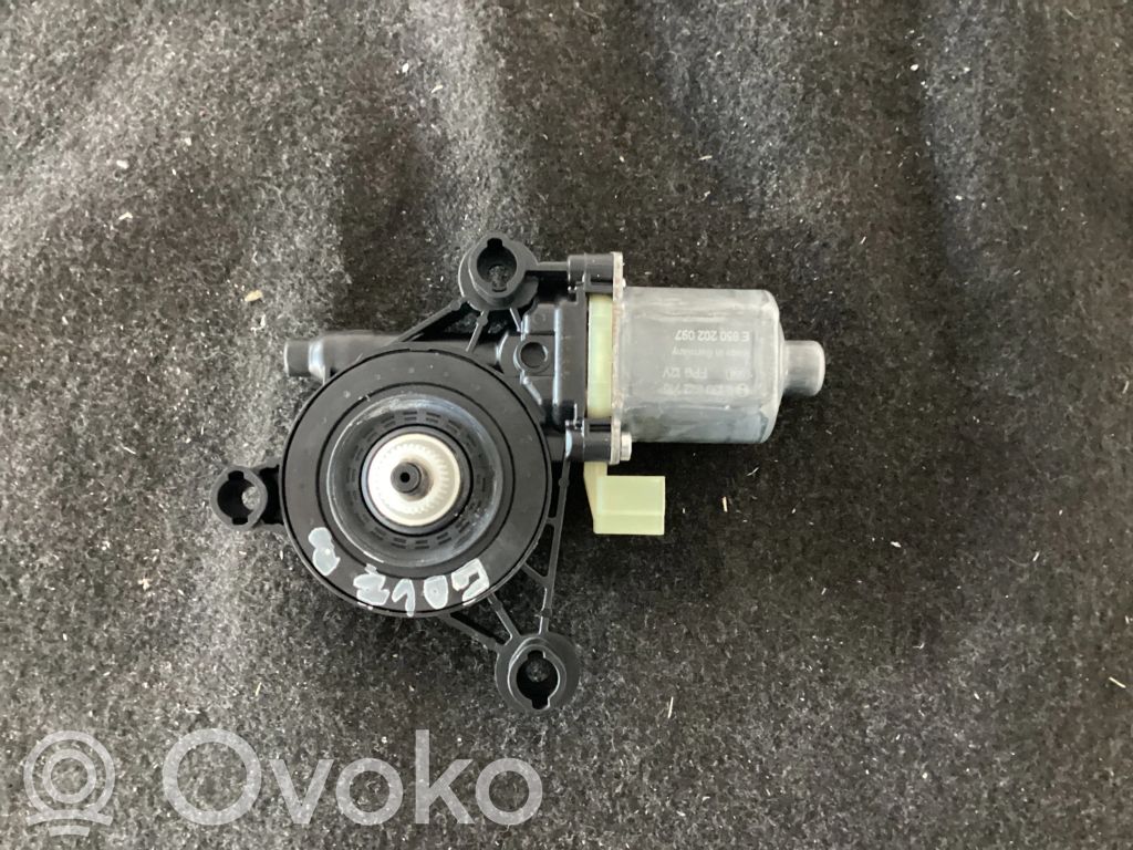 Volkswagen Golf VIII Motor macara geam ușă spate 