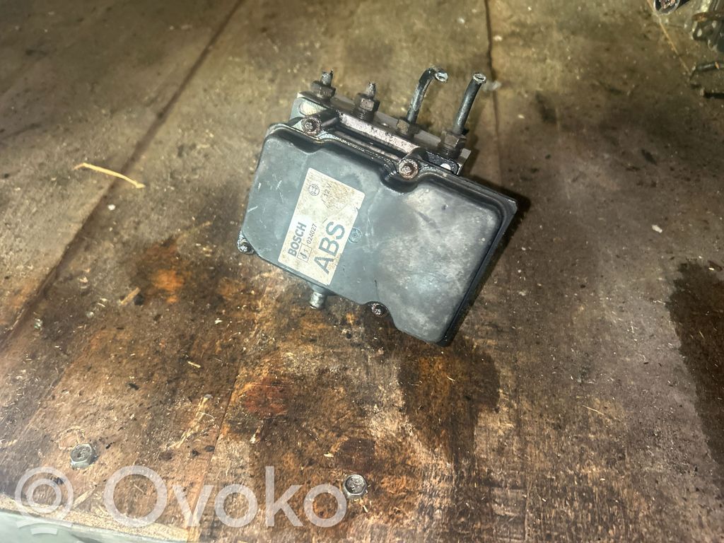 Iveco Daily 35.8 - 9 Bomba de ABS 