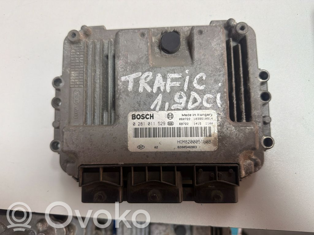 Opel Vivaro Engine control unit/module 