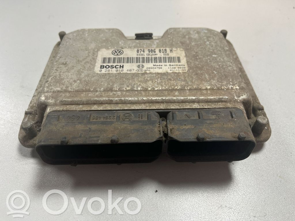 Engine control unit/module   074906018H,0281010407,28SA4758