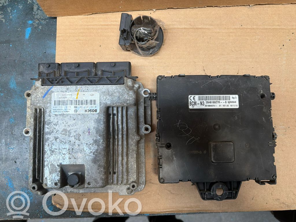 Renault Master III Komputer / Sterownik ECU i komplet kluczy 