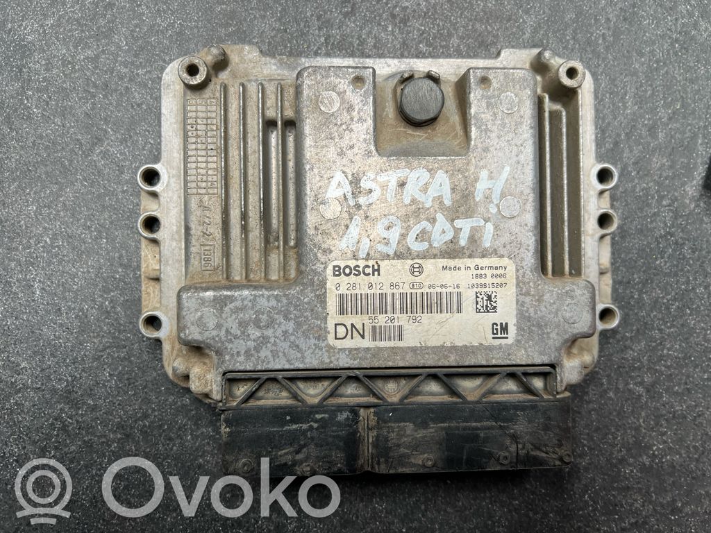 Opel Astra H Engine control unit/module 