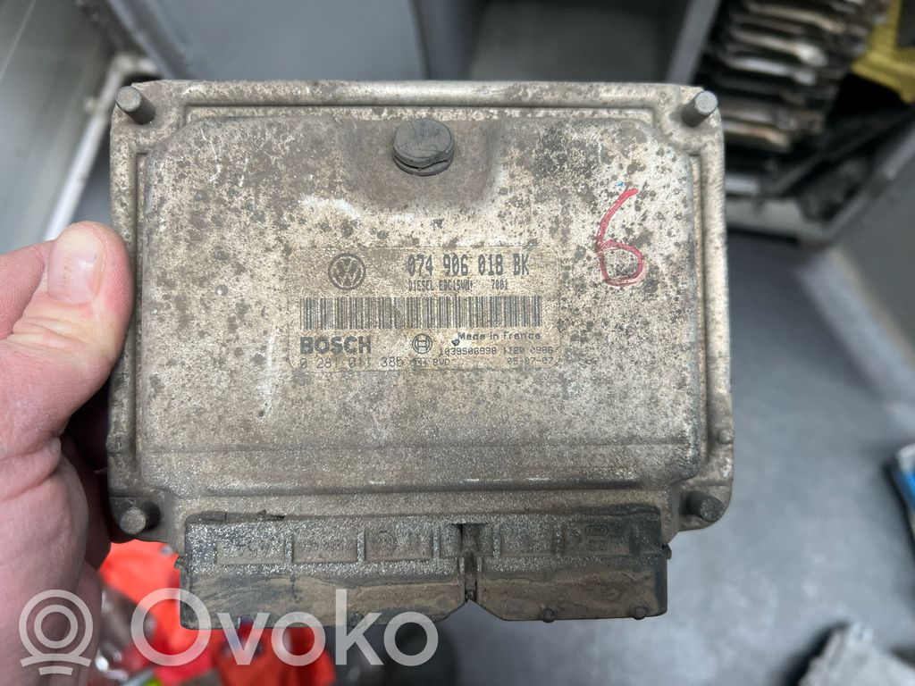 Volkswagen II LT Engine control unit/module 