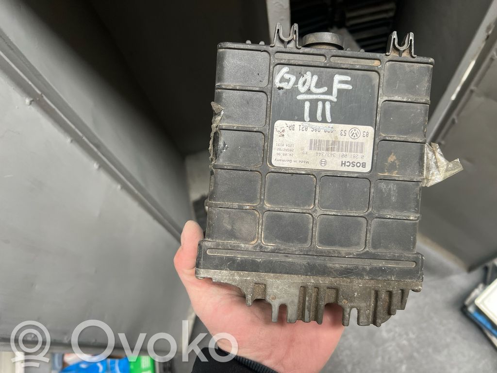 Volkswagen Golf III Engine control unit/module 
