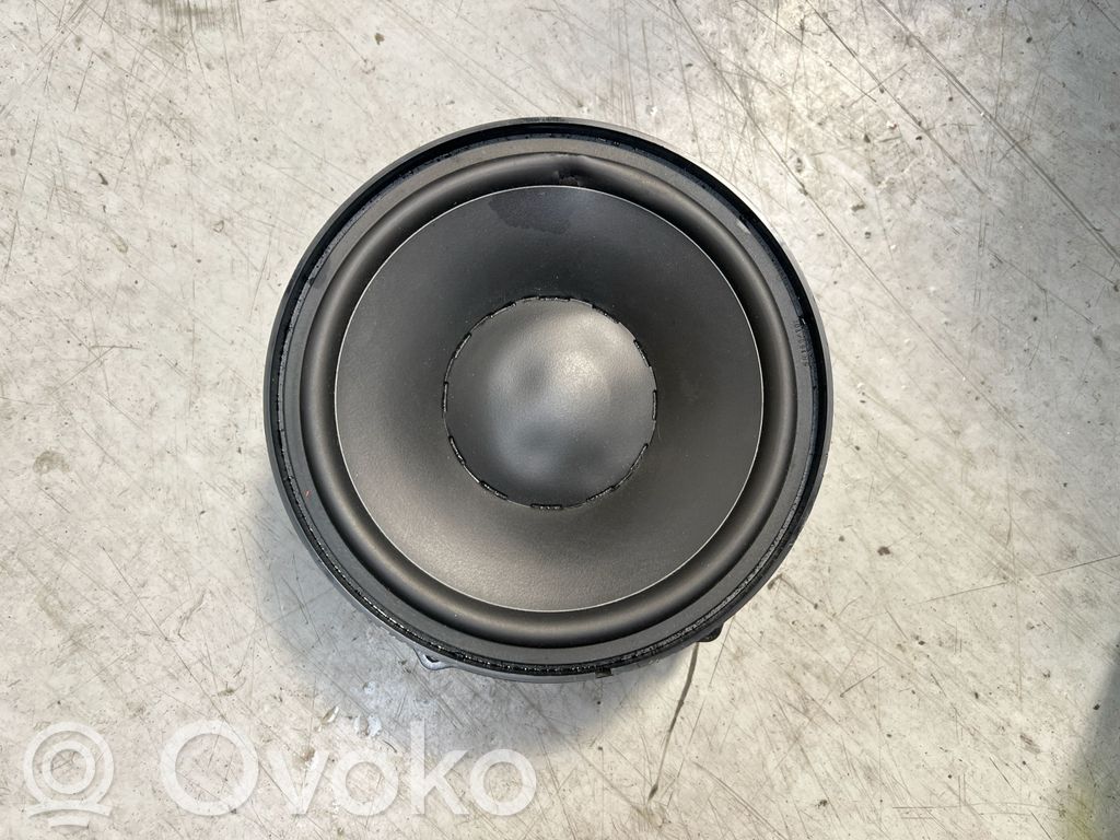 Volkswagen PASSAT B8 Altavoz de la puerta delantera 