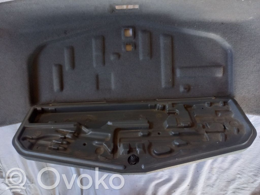 Other trunk/boot trim element