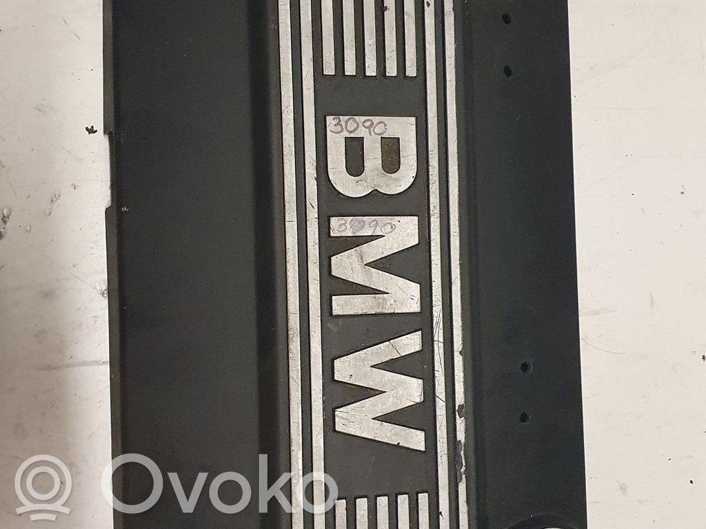 BMW 5 E39 Couvercle cache moteur 