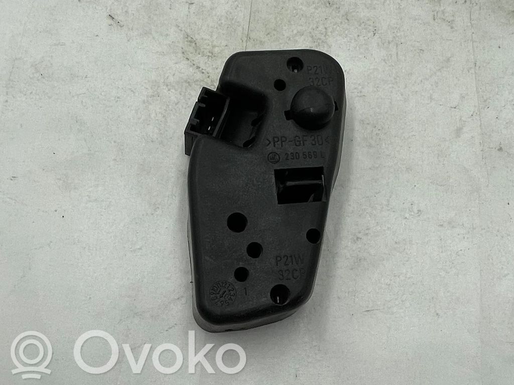 BMW 3 E46 Takavalon polttimon suojan pidike 