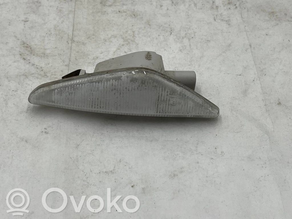 BMW X5 E70 Front fender indicator light 