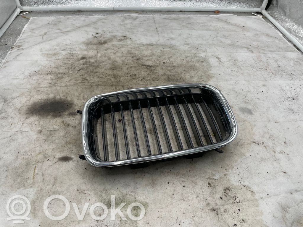 BMW 3 E36 Front bumper upper radiator grill 