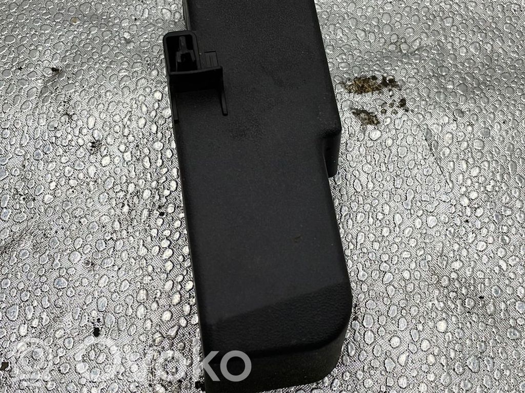 Opel Insignia A Dangtelis saugiklių dėžės 