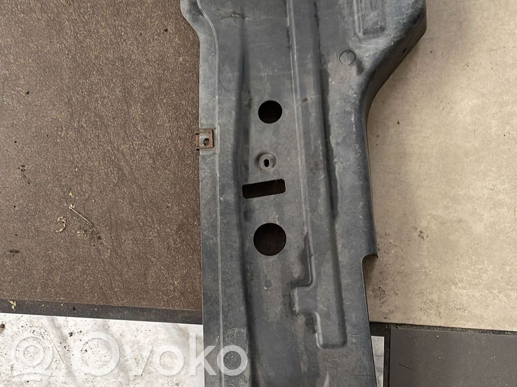 Opel Insignia A Moottorin alustan välipohjan roiskesuoja 