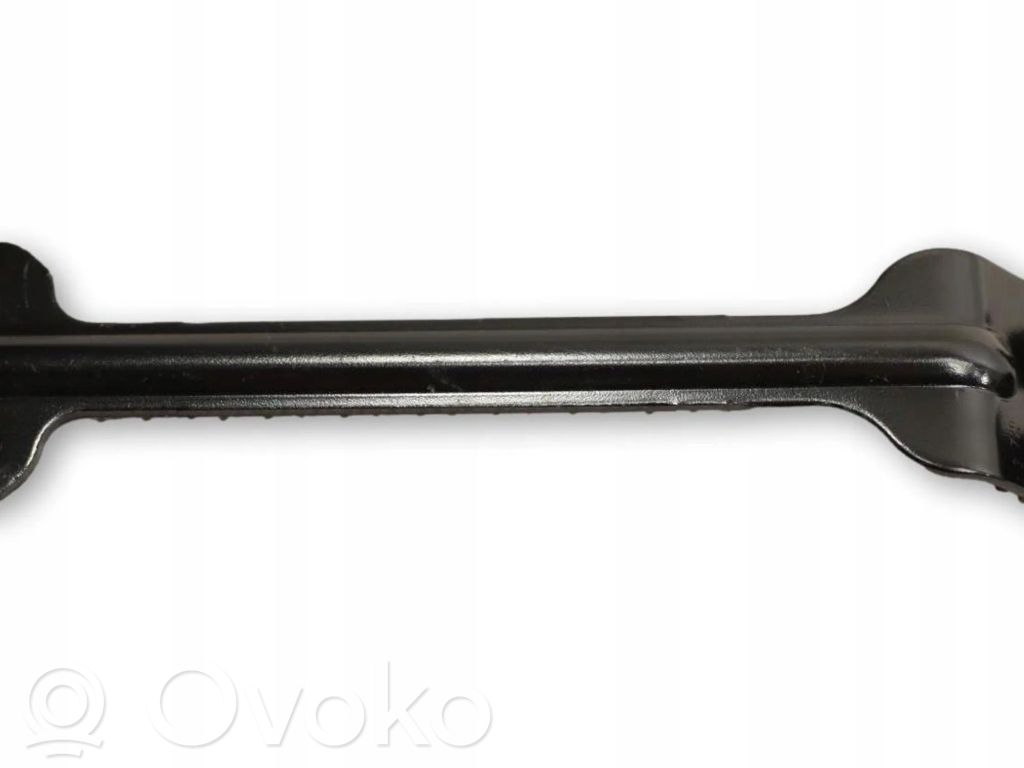 Tesla Model 3 Akun kiinnike 