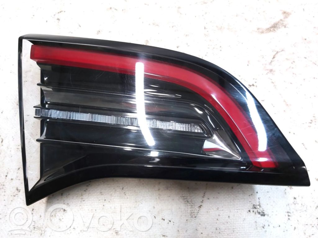 Tesla Model Y Tailgate rear/tail lights 