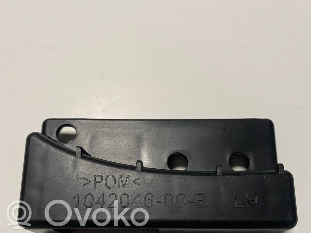 Tesla Model S Rear bumper mounting bracket 