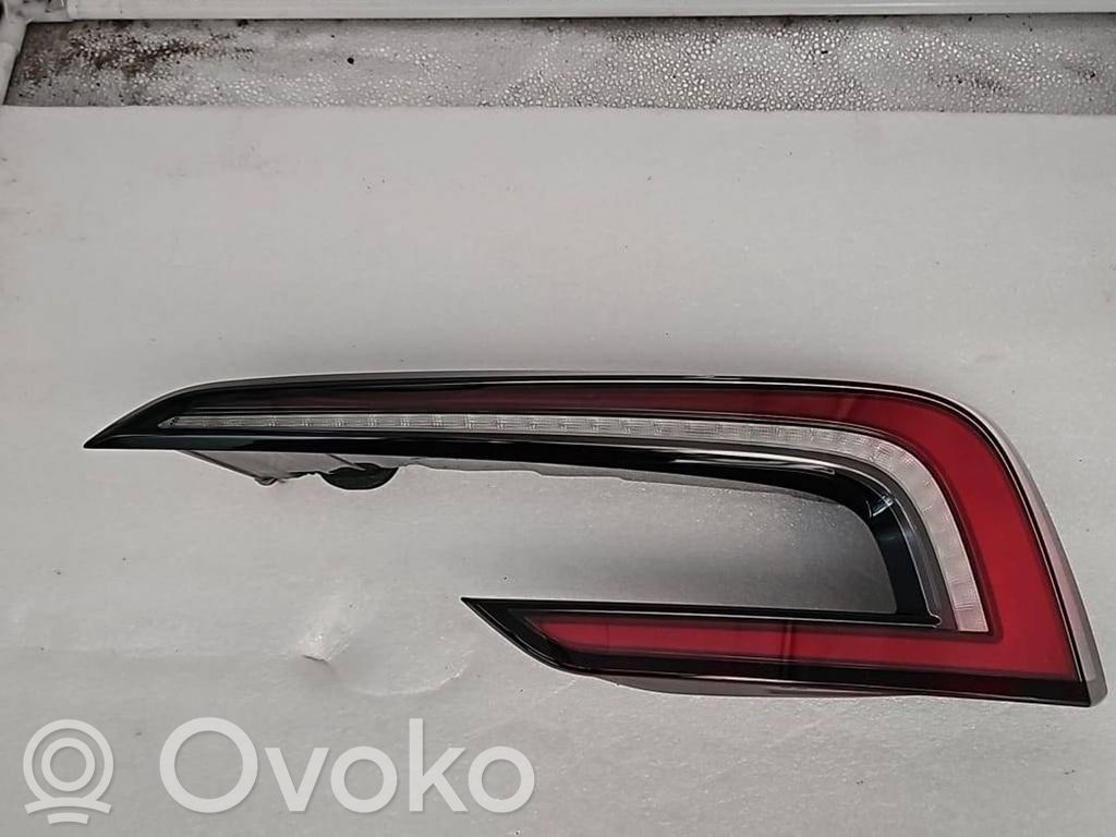 Tesla Model 3 Takavalot 