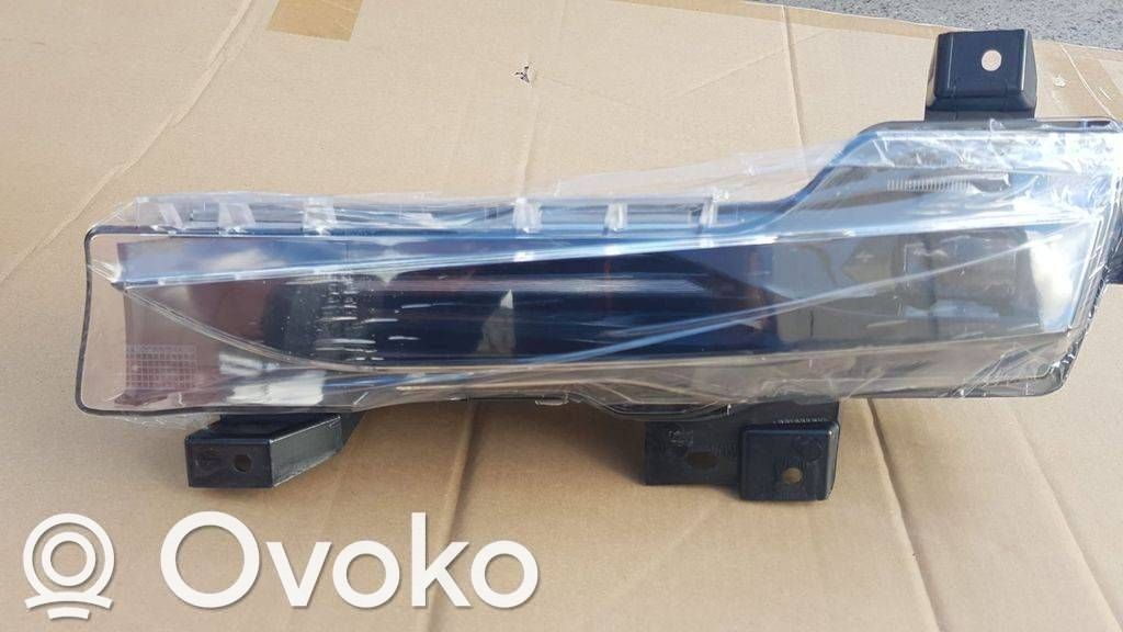 Tesla Model Y Etusumuvalo 