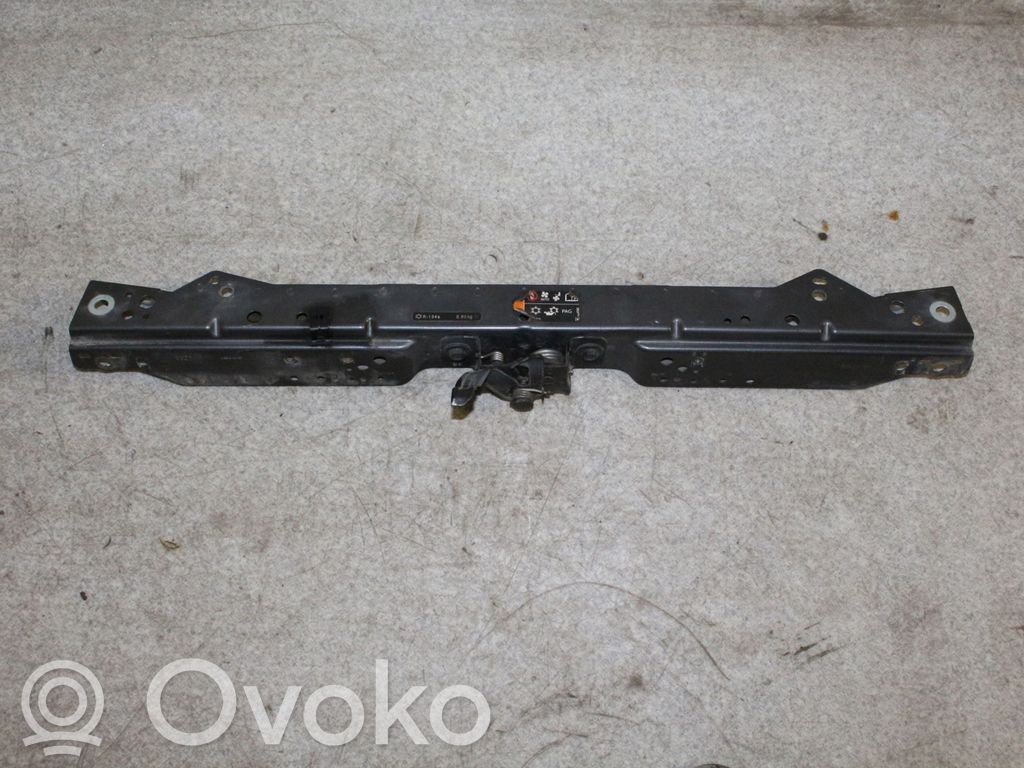 Opel Astra J Radiatoru paneļa augšējā daļa (televizors) 