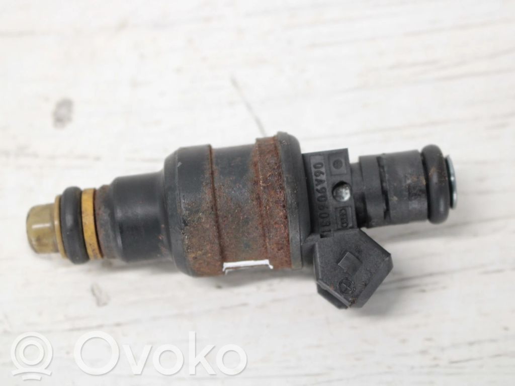 Volkswagen Golf IV Inyector de combustible 