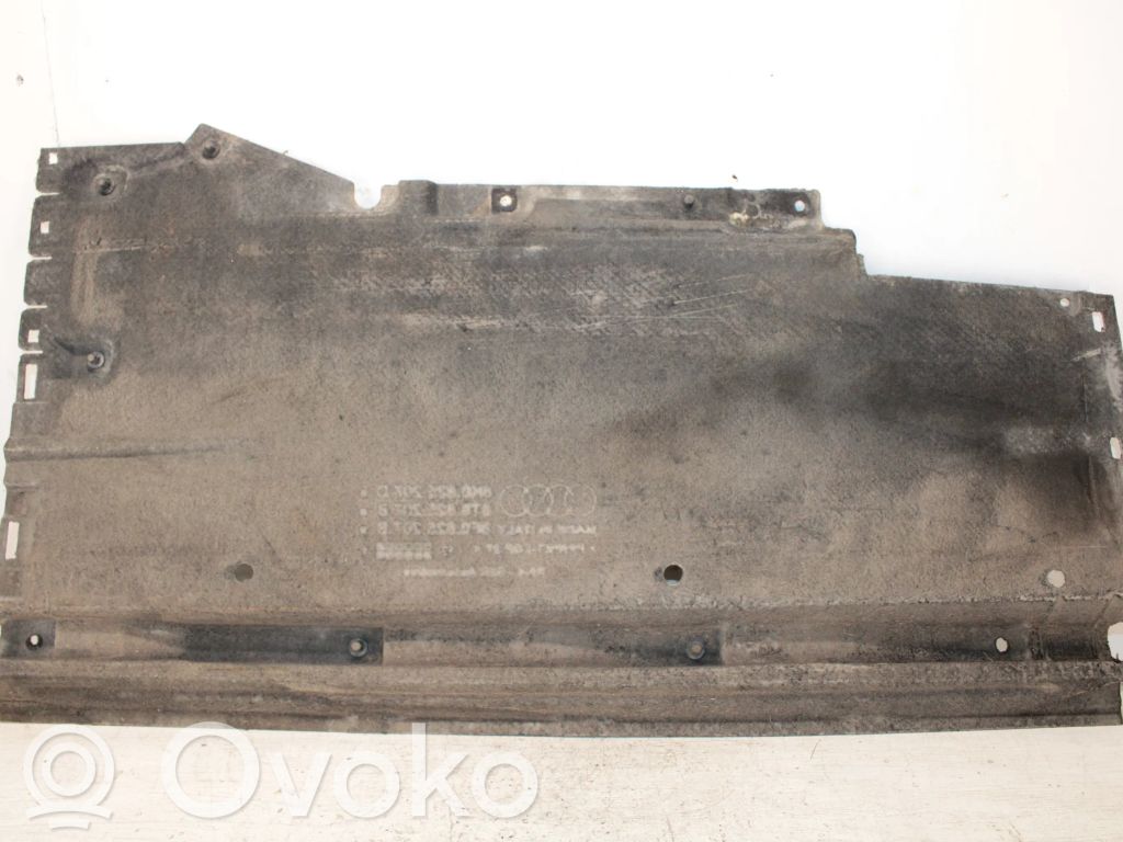 Audi A4 S4 B8 8K Osłona boczna podwozia 