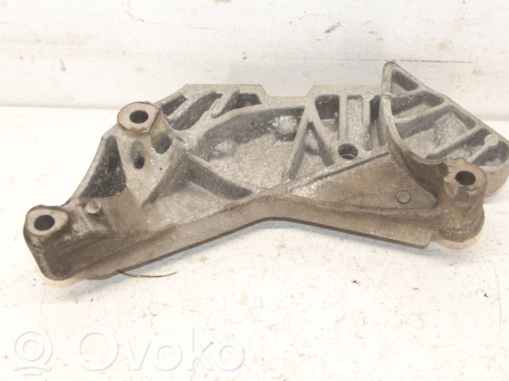 Volkswagen PASSAT CC Engine mounting bracket 