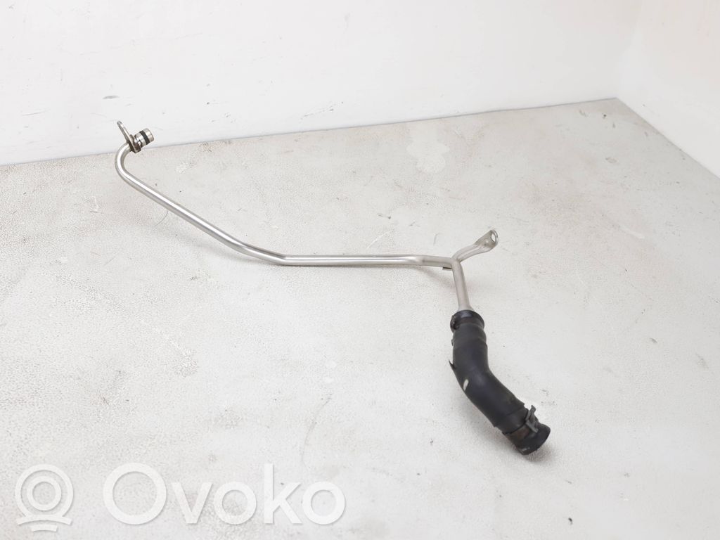 Volkswagen PASSAT B7 Engine coolant pipe/hose 