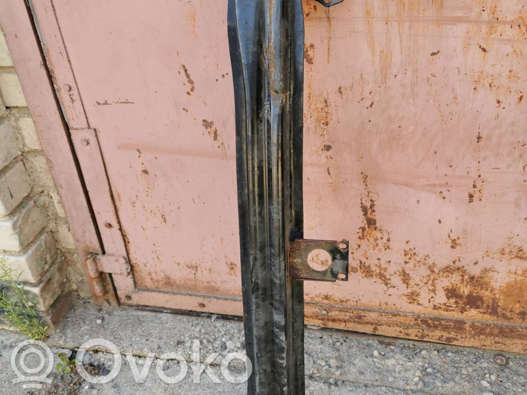 Volkswagen Golf V Priekšpusē bampera sija / balka 