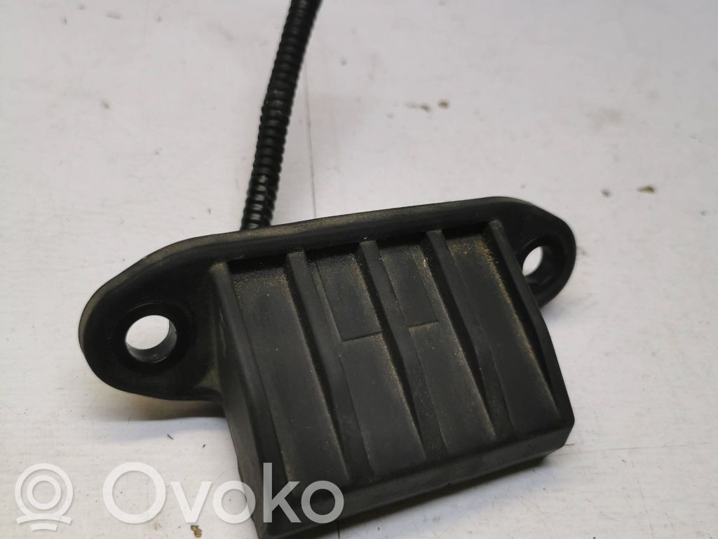 Toyota RAV 4 (XA40) Tailgate opening switch 