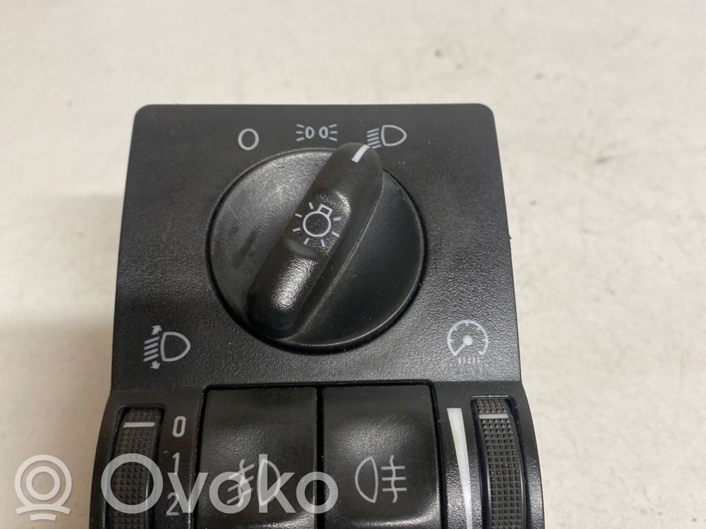 Opel Corsa C Hazard light switch 