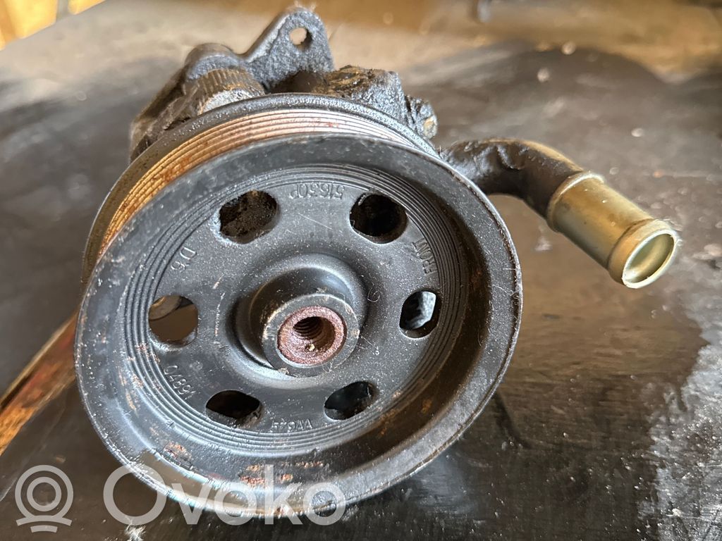 Chrysler Voyager Power steering pump 