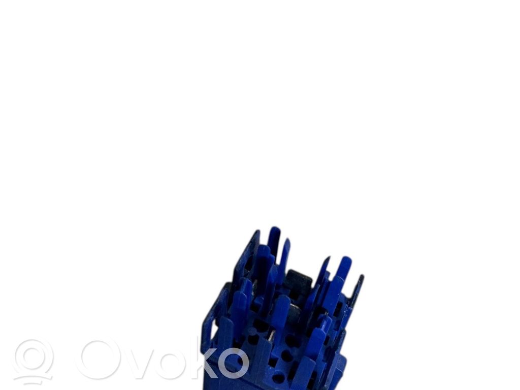 Muu rele   V23134K59X320,6136,8364582