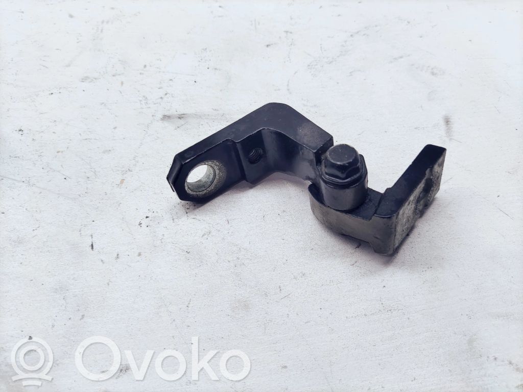 Volkswagen Touran I Rear door upper hinge 