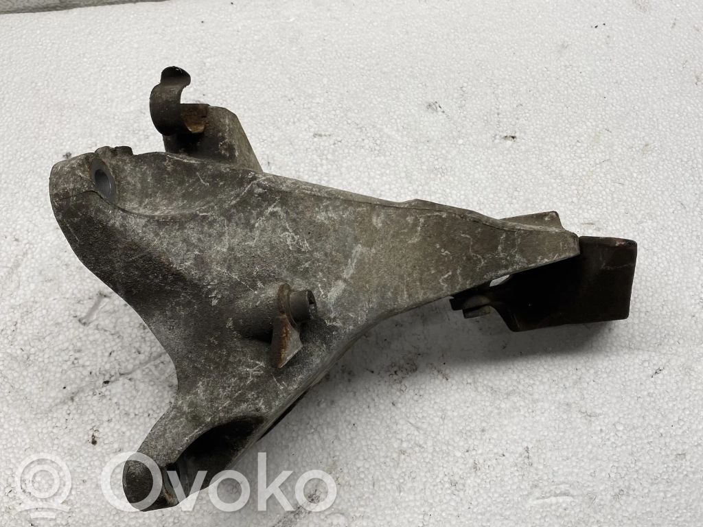 BMW 3 E90 E91 Engine mounting bracket 
