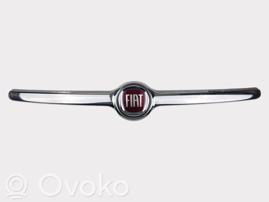 Fiat 500L Etusäleikkö 