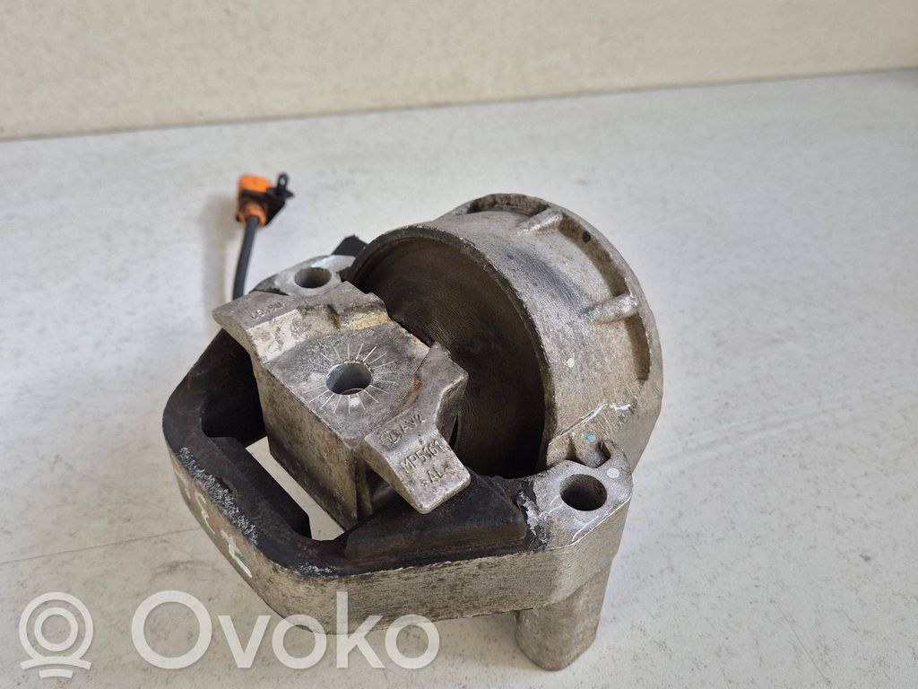Engine mount bracket   MP5161,65590