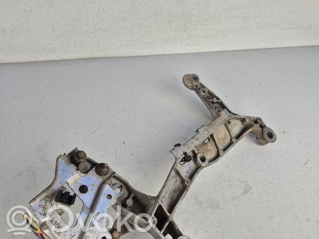 Audi Q7 4L Mocowanie kompresora zawieszenia pneumatycznego osi tylnej 