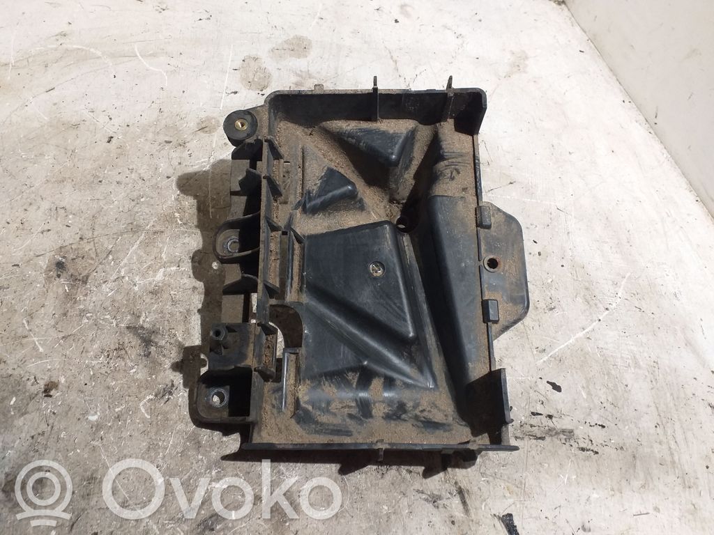 Volkswagen Fox Półka akumulatora 