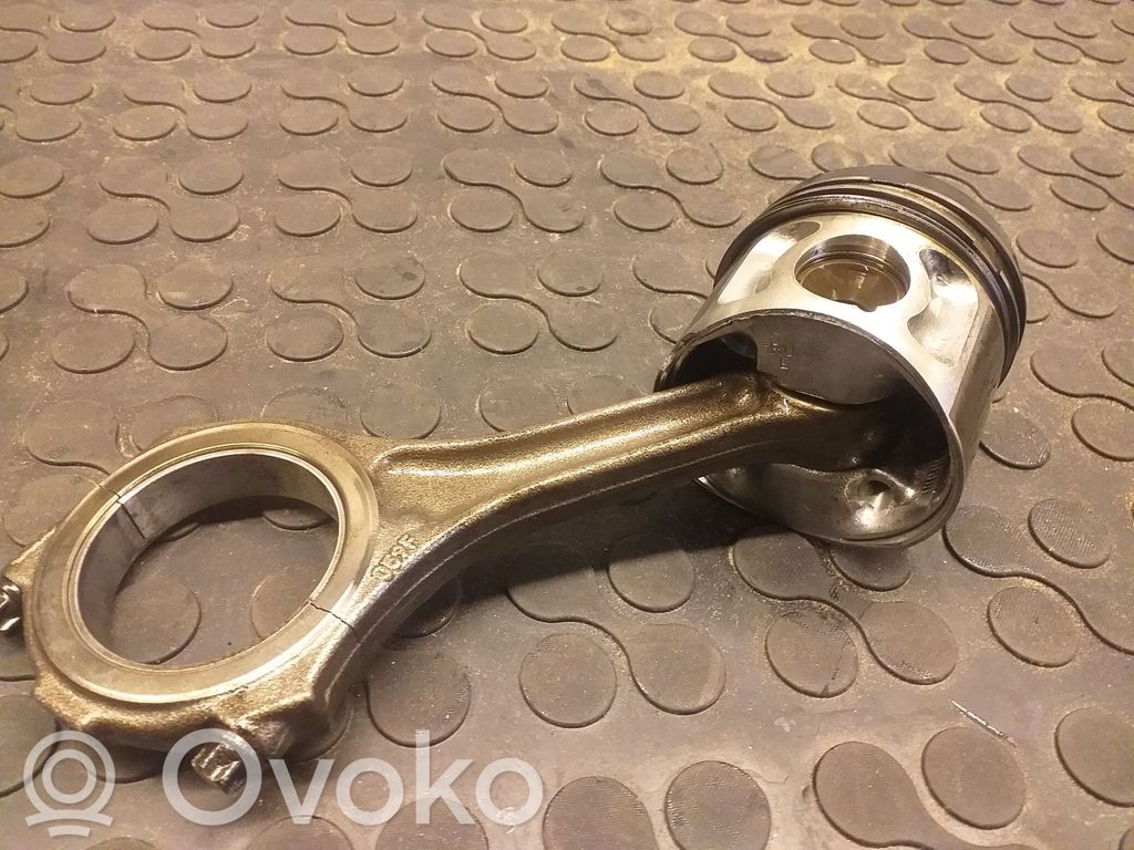 Piston with connecting rod   059F