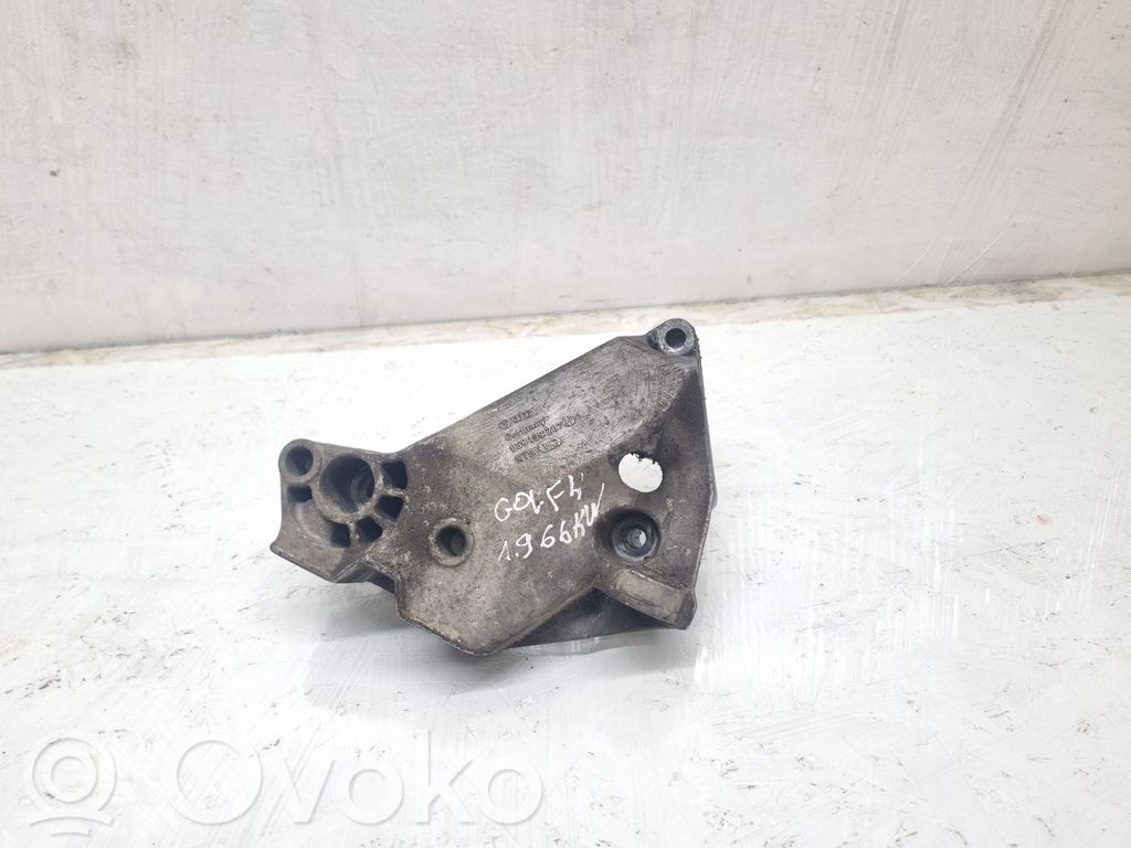 Volkswagen PASSAT B6 Engine mounting bracket 