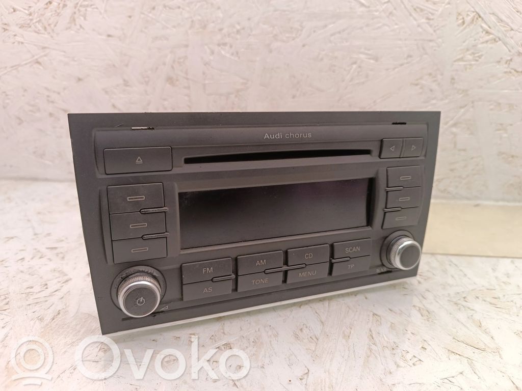 Audi A4 S4 B6 8E 8H Unidad delantera de radio/CD/DVD/GPS 