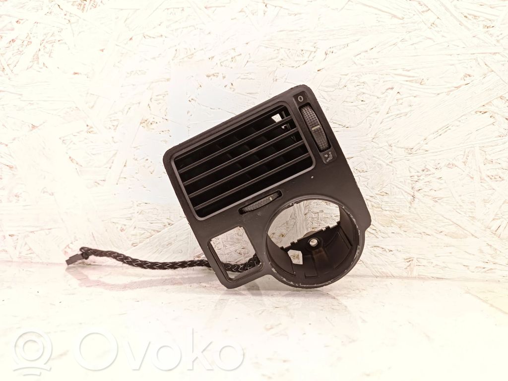 Volkswagen Golf IV Sānu gaisa režģis 
